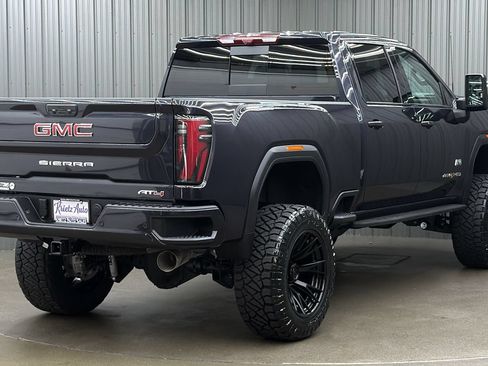 Used 2026 GMC Sierra 2500 AT4 w/ AT4 Premium Plus Package AWD/4WD image 5