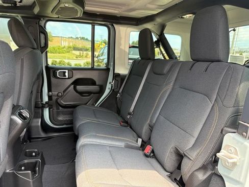 Used 2024 Jeep Wrangler Unlimited Sport AWD/4WD image 26