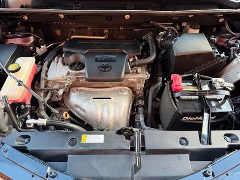 Used 2018 Toyota RAV4 LE image 20