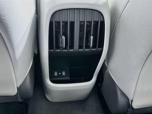 Used 2024 Hyundai Kona SEL FWD image 12