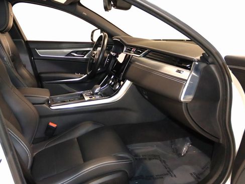 Used 2021 Jaguar XF R-Dynamic SE image 57
