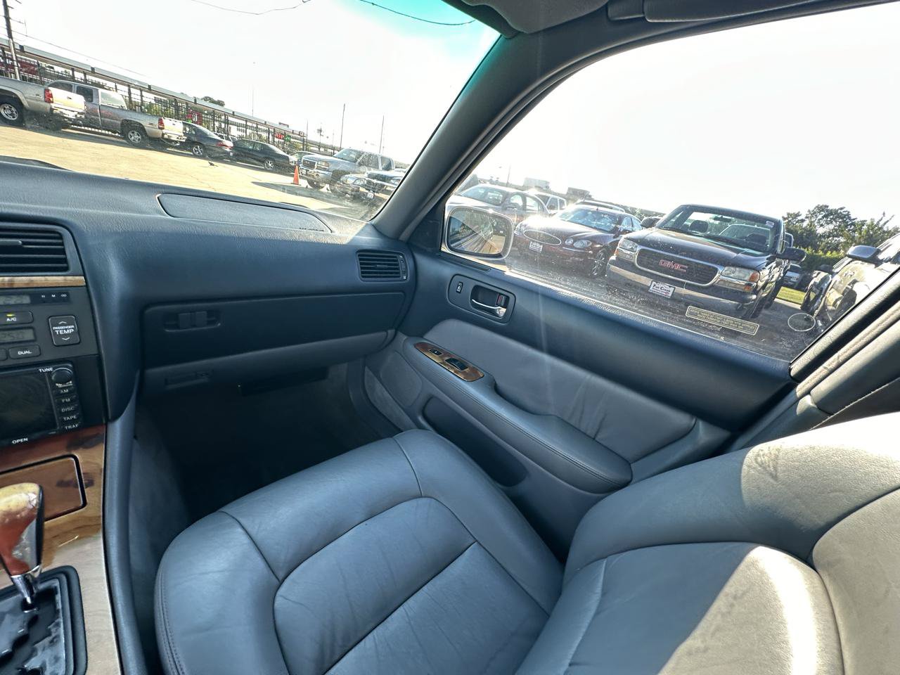 Used 1999 Lexus LS 400 w/ Premium Pkg RWD image 47