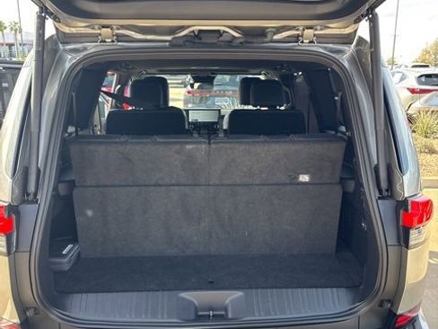 Used 2024 Lexus GX 550 image 6