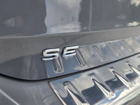 Certified 2024 Volkswagen Taos SE FWD image 14