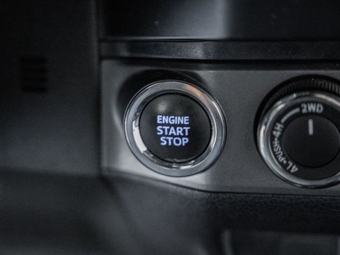 Used 2019 Toyota Tacoma TRD Sport image 34