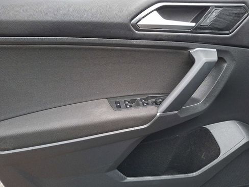 Used 2018 Volkswagen Tiguan S w/ 3rd Row Seat Package image 10