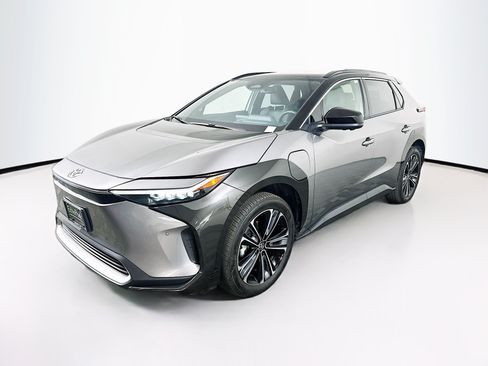 Used 2024 Toyota bZ4X FWD image 3