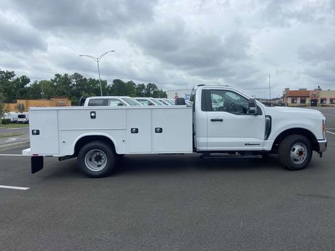 New 2025 Ford F350 XL w/ XL Chrome Package RWD image 2