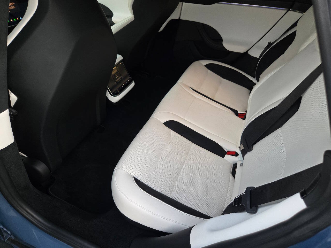 Used 2026 Tesla Model S Plaid AWD/4WD image 22
