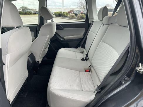 Used 2017 Subaru Forester 2.5i w/ Alloy Wheel Package image 21