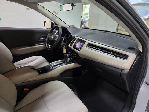 Used 2021 Honda HR-V LX image 25