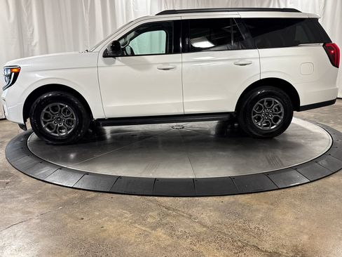 Used 2025 Ford Expedition Active AWD/4WD image 8