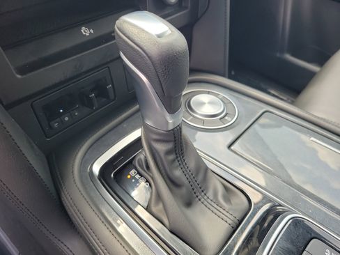 Certified 2021 Nissan Armada SV w/ SV Appearance Package image 35