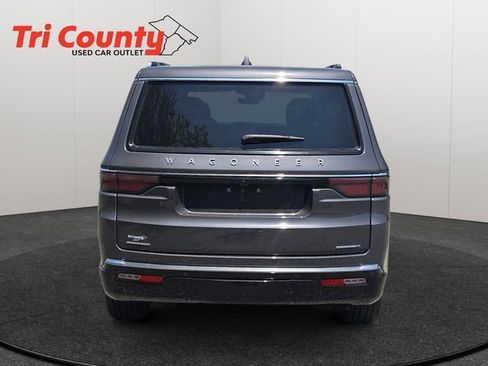 Used 2023 Jeep Wagoneer Series II w/ Premium Group I AWD/4WD image 7