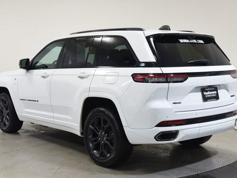 Used 2023 Jeep Grand Cherokee 30th Anniversary AWD/4WD image 12