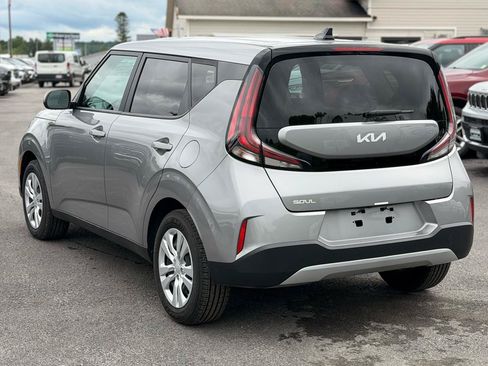 Used 2024 Kia Soul LX FWD image 7