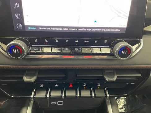 Certified 2024 Chevrolet Colorado Z71 w/ Z71 Convenience Package 2 image 7