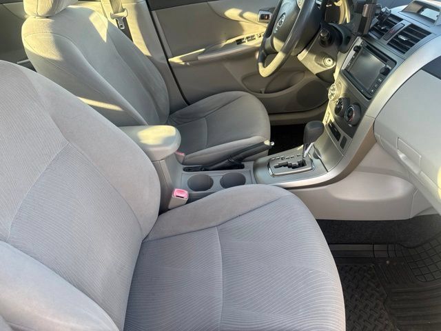 Used 2013 Toyota Corolla LE FWD image 5