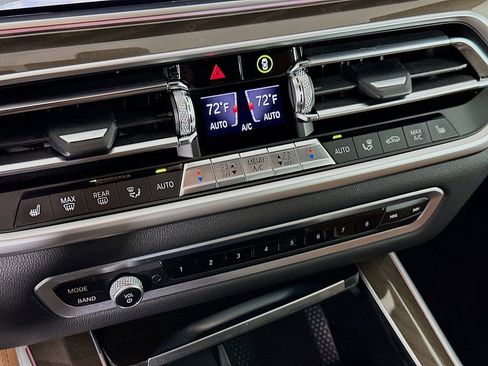 Used 2022 BMW X5 sDrive40i w/ M Sport Package image 16