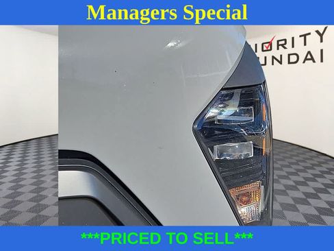 Used 2024 Hyundai Kona SEL FWD image 8
