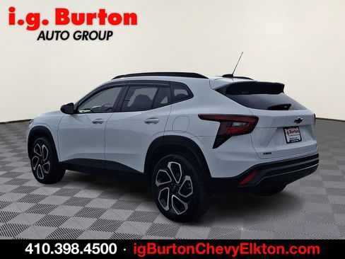 Used 2025 Chevrolet Trax RS image 4