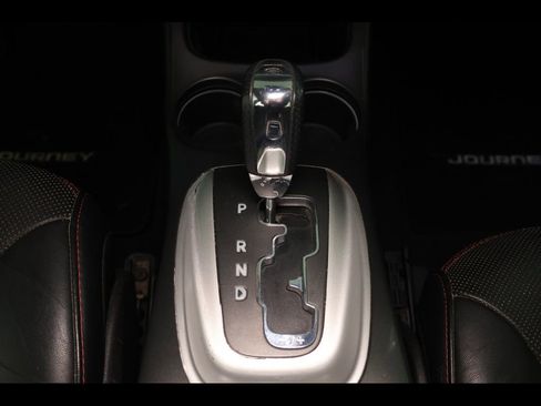Used 2017 Dodge Journey GT w/ Driver Convenience Group FWD image 10