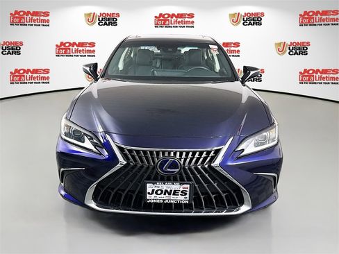 Used 2022 Lexus ES 300h w/ Luxury Package image 14
