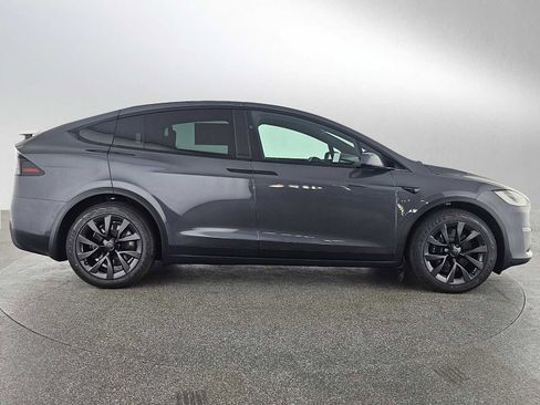 Used 2022 Tesla Model X image 2