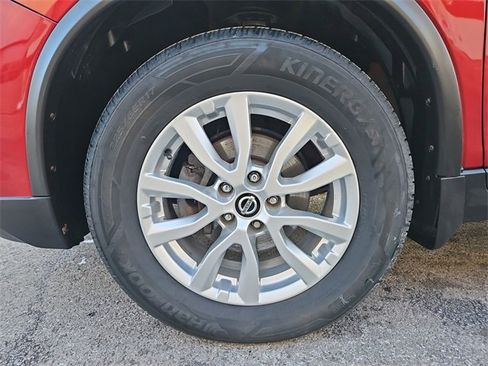 Used 2019 Nissan Rogue SV image 31