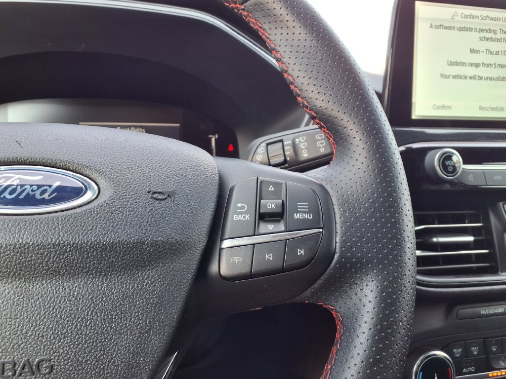 Used 2025 Ford Escape ST-Line AWD/4WD image 9
