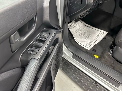 Used 2025 Toyota 4Runner TRD Off-Road image 9