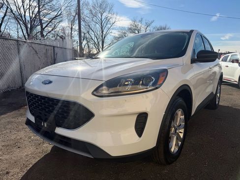 Used 2022 Ford Escape SE image 1