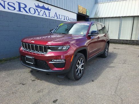 Used 2024 Jeep Grand Cherokee Limited AWD/4WD image 2