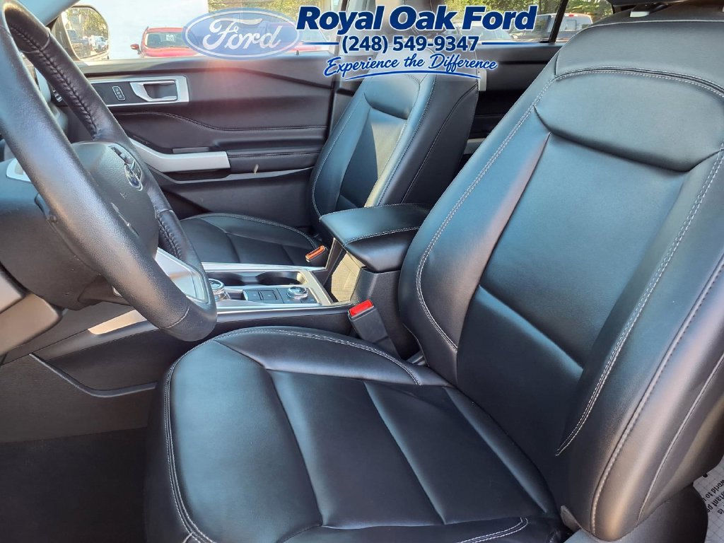 Certified 2023 Ford Explorer XLT w/ Equipment Group 202A AWD/4WD image 4