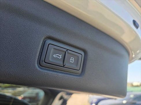 New 2025 Audi Q6 e-tron Premium Plus image 19