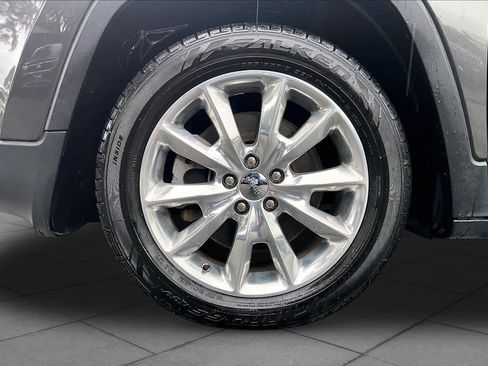 Used 2016 Jeep Cherokee Limited FWD image 11