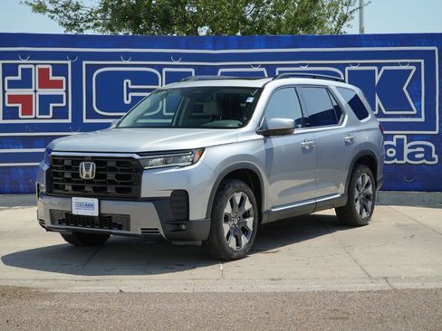 New 2026 Honda Pilot Touring image 1