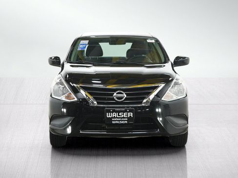 Used 2019 Nissan Versa SV FWD image 8