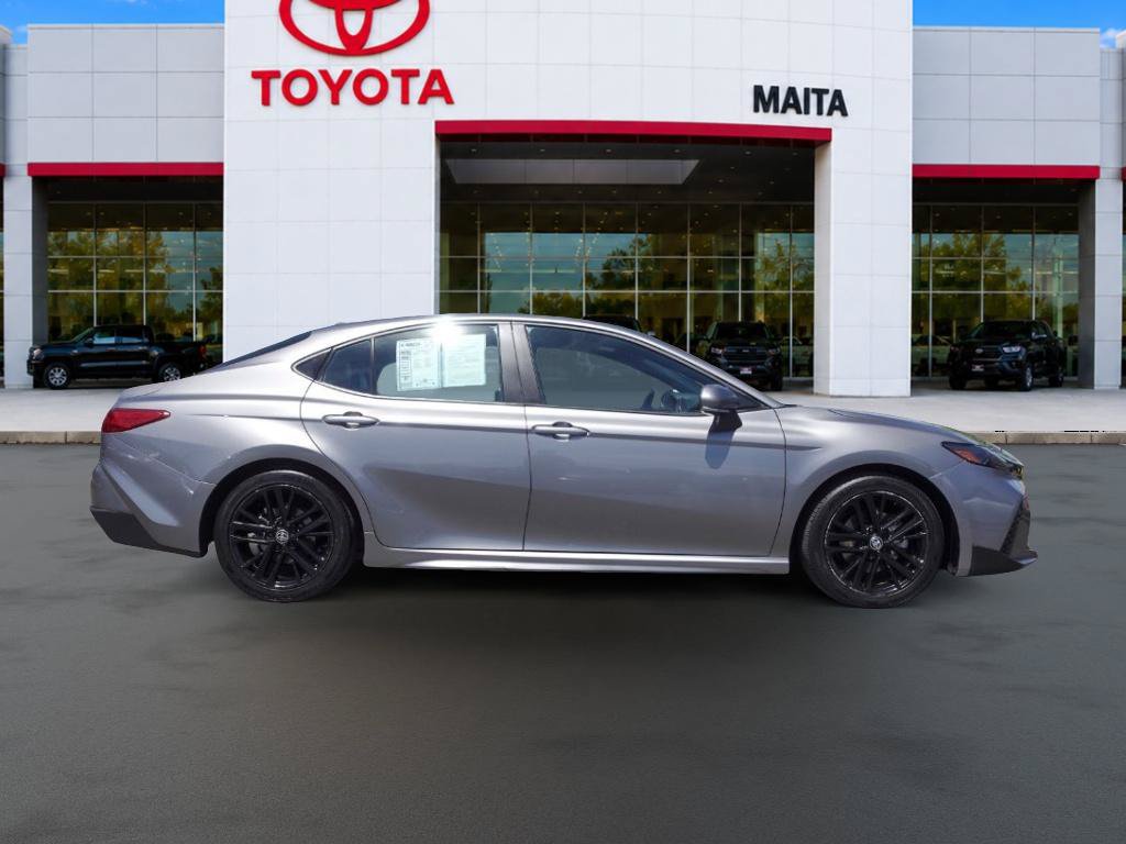 Used 2025 Toyota Camry SE FWD image 2