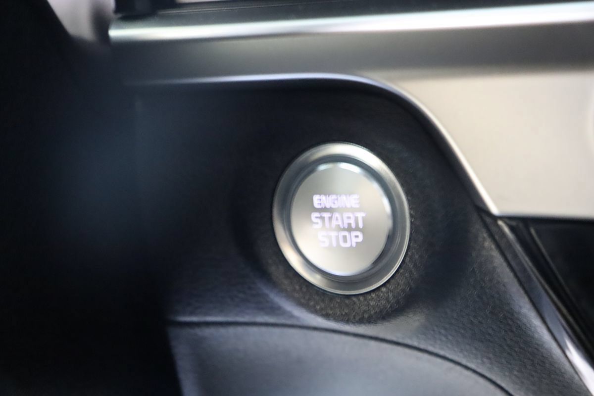 Used 2024 Kia Telluride EX w/ EX Captain's Chair Package FWD image 38