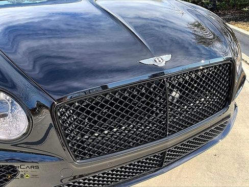 Used 2023 Bentley Continental GT V8 image 29