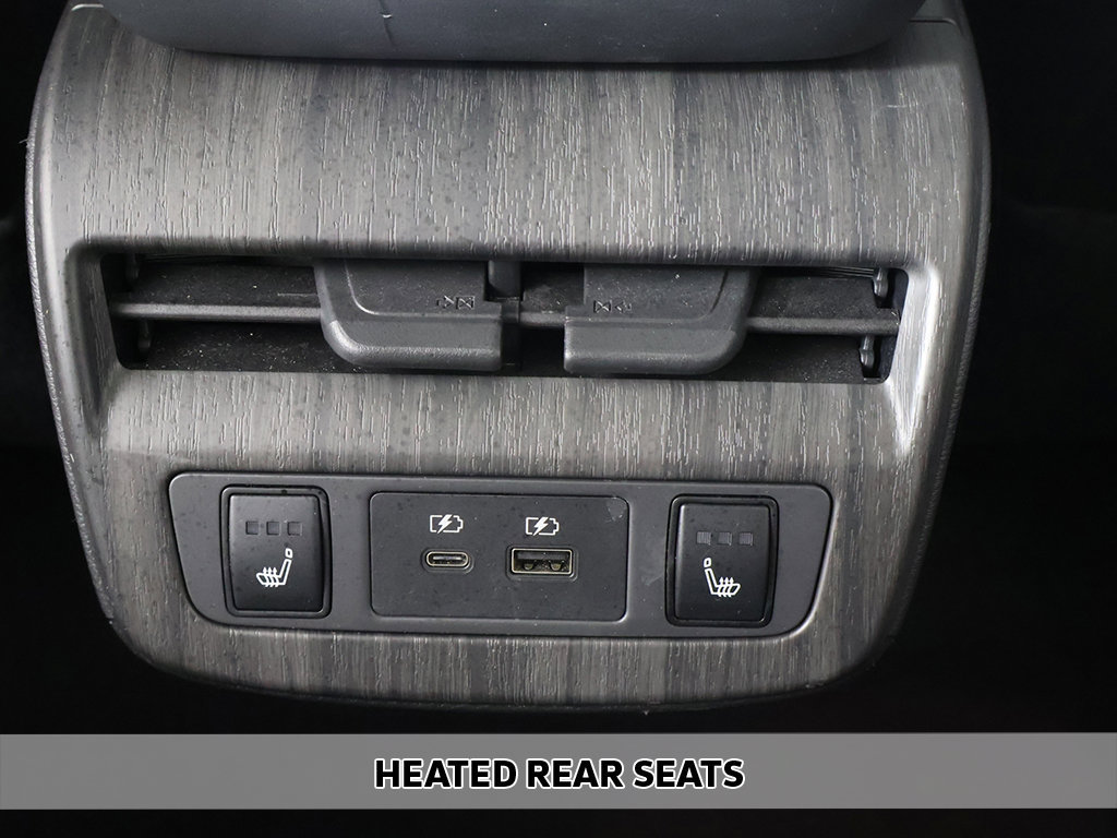 Used 2024 Nissan Ariya AWD image 11