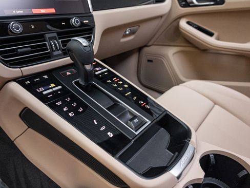 New 2026 Porsche Macan S AWD/4WD image 20