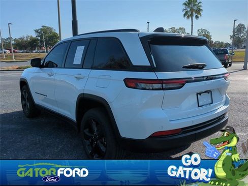 Used 2023 Jeep Grand Cherokee Altitude image 7