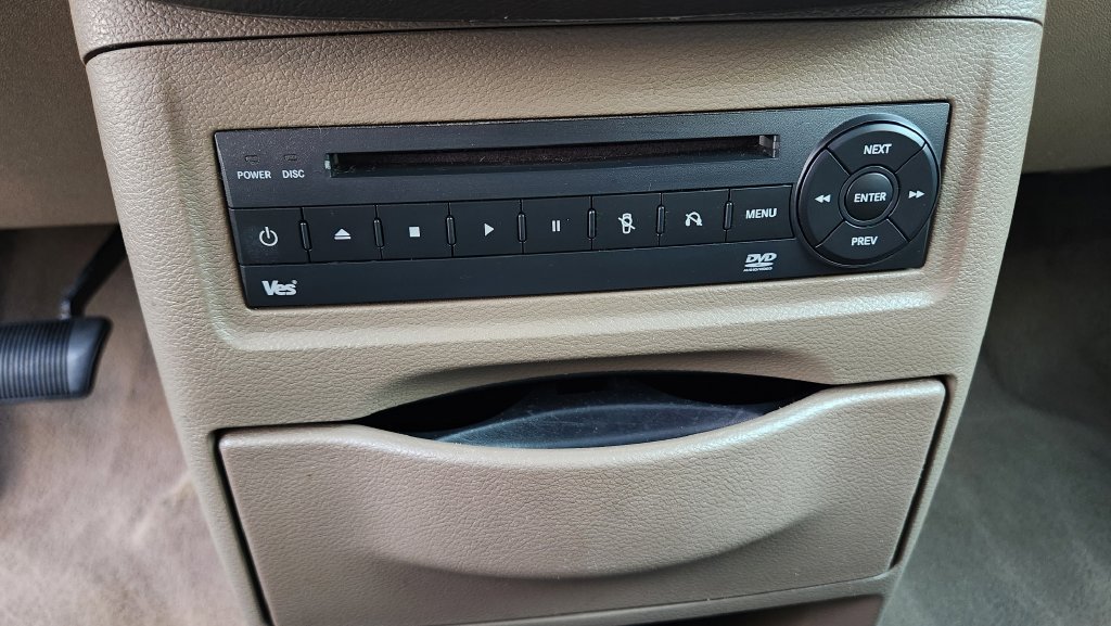 Used 2012 Chrysler Town & Country Touring-L w/ Entertainment Group #2 FWD image 22