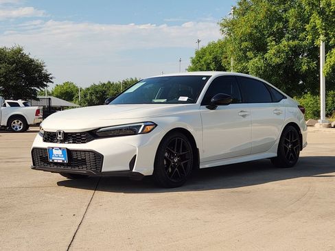 Used 2025 Honda Civic Sport image 3