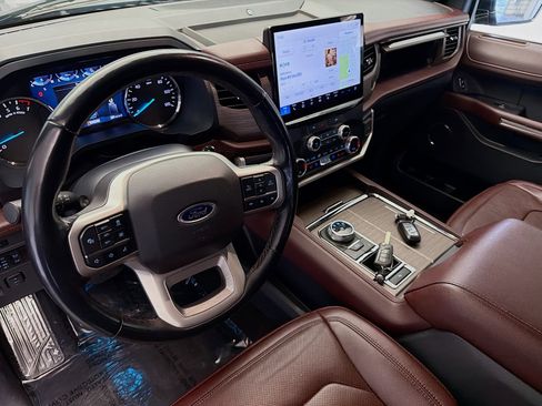 Used 2023 Ford Expedition Max Limited image 7