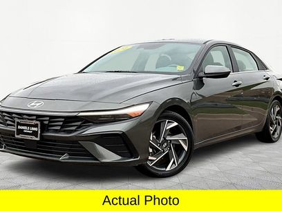 Used 2024 Hyundai Elantra SEL w/ Convenience Package