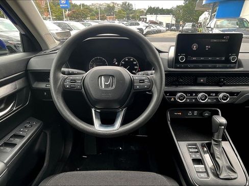 Used 2024 Honda CR-V EX image 5
