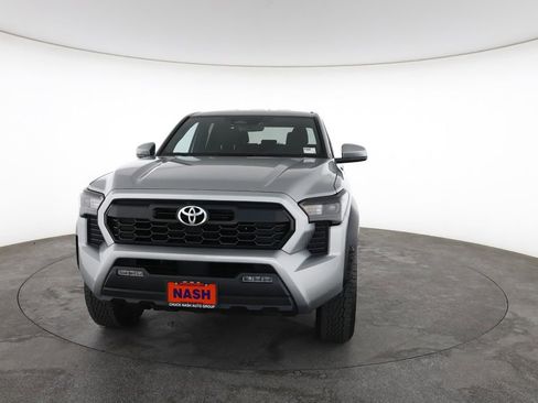Used 2024 Toyota Tacoma TRD Off-Road AWD/4WD image 4